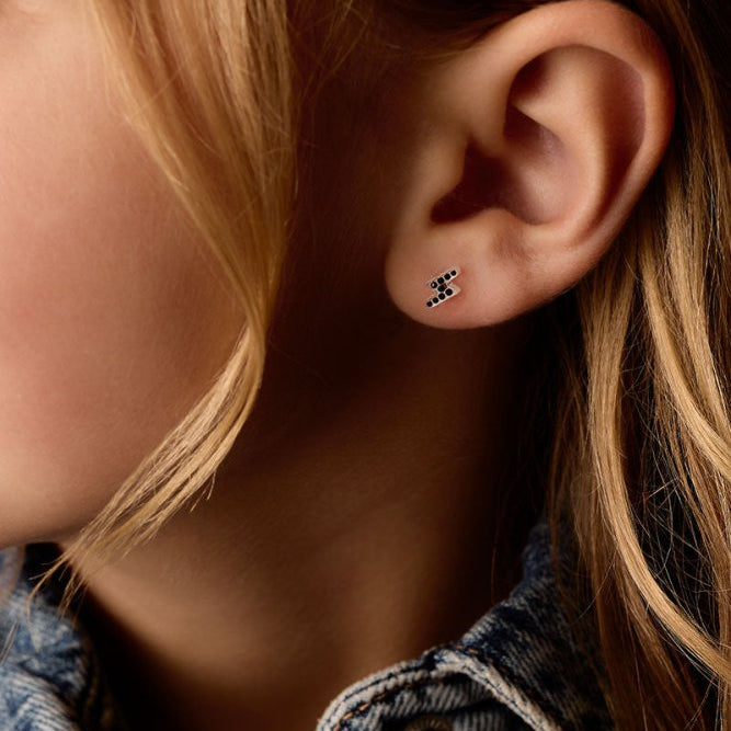 Blomdahl medical plastic oorbellen bliksem zwart – 8 mm - Staartjes en Strikjes