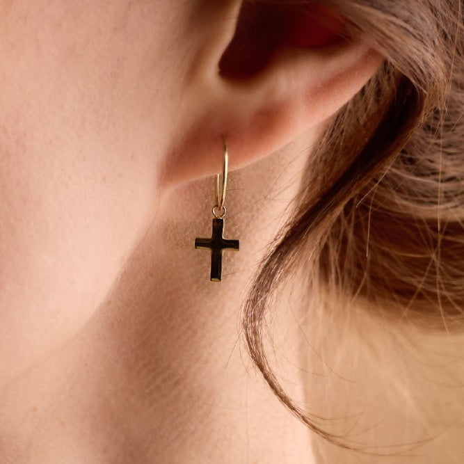 Blomdahl titanium goudkleurige oorringen met kruisje – 14 mm