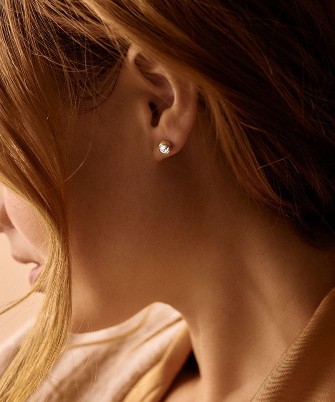 Blomdahl titanium knopoorbellen met crystal – 6 mm