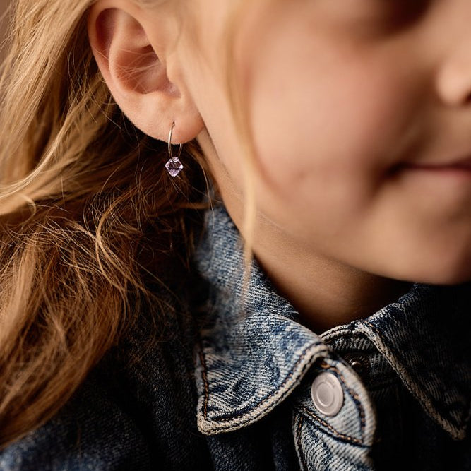 Blomdahl titanium oorringen met lichtpaars crystal – 14 mm - Staartjes en Strikjes