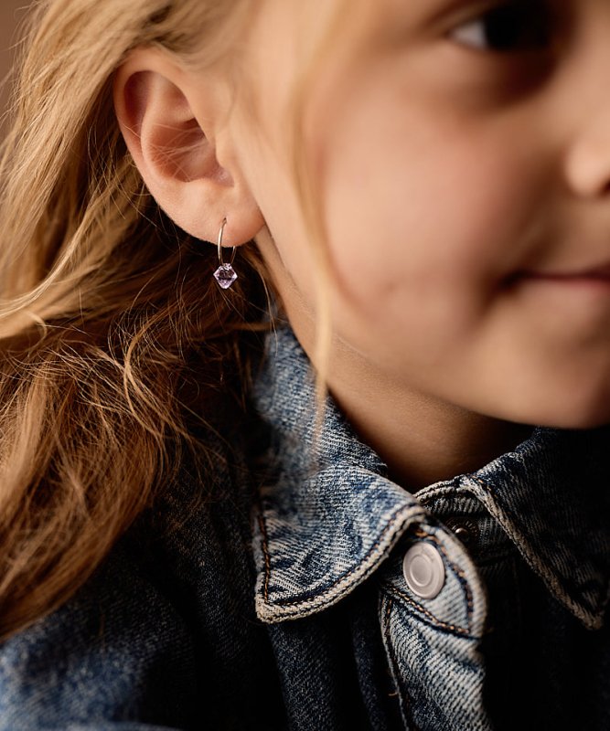 Blomdahl titanium oorringen met lichtpaars crystal – 14 mm - Staartjes en Strikjes