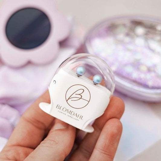 Blomdahl titanium pareloorbellen rainbow shimmer – 6 mm - Staartjes en Strikjes