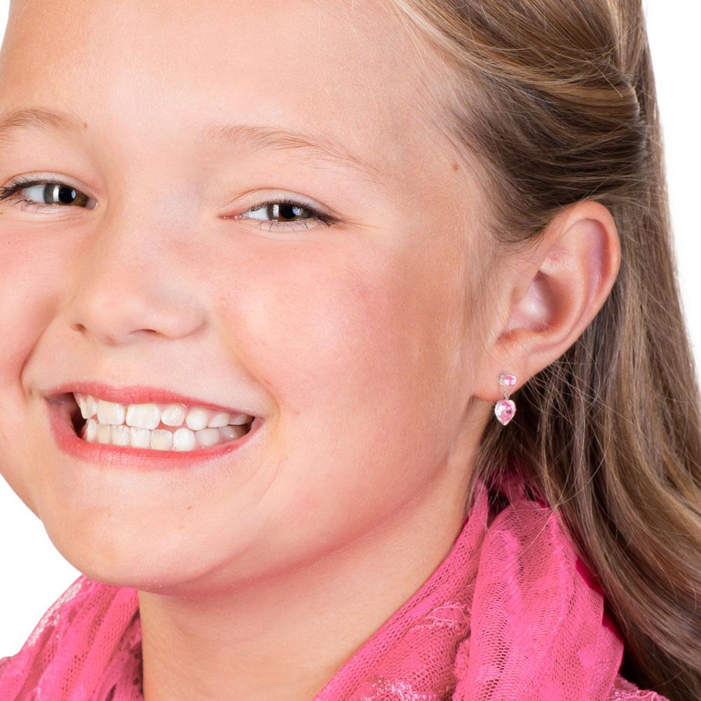 Oorbellen Blomdahl huidvriendelijk hartje hangend Swarvoski crystal roze - Staartjes en Strikjes