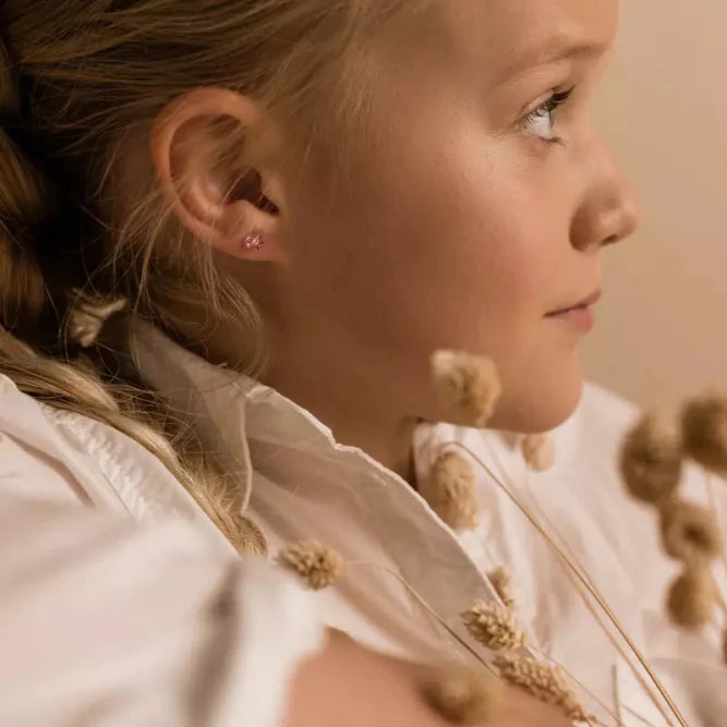 Oorbellen Blomdahl medical plastic bloemetje roze (incl. achterkantjes) - Staartjes en Strikjes