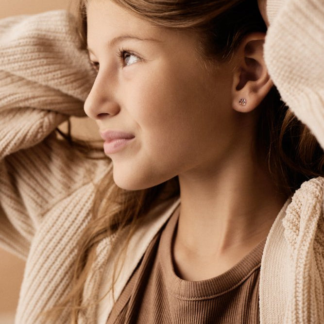 Oorbellen Blomdahl medical plastic bloemetje zacht gekleurd (incl. achterkantjes) - Staartjes en Strikjes