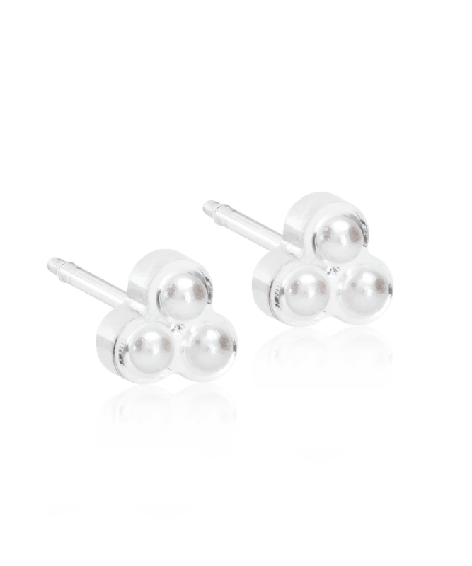 Oorbellen Blomdahl medical plastic klavertje met pareltjes – wit