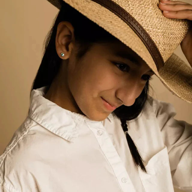 Oorbellen Blomdahl medical plastic knopje turqoise 6 mm. (incl. achterkantjes) - Staartjes en Strikjes