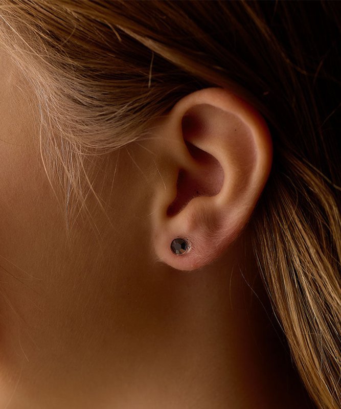 Oorbellen Blomdahl medical plastic knopje zwart 6 mm.