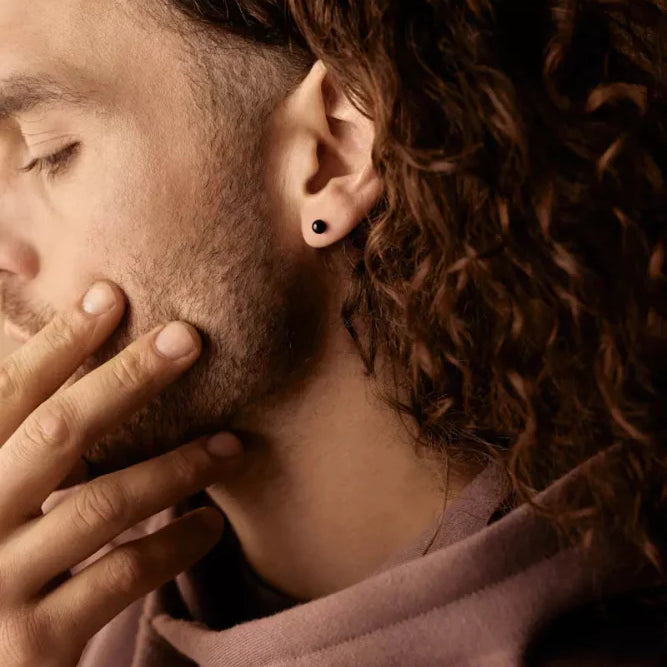 Oorbellen Blomdahl titanium bolletje zwart 5 mm.(incl. achterkantjes) - Staartjes en Strikjes