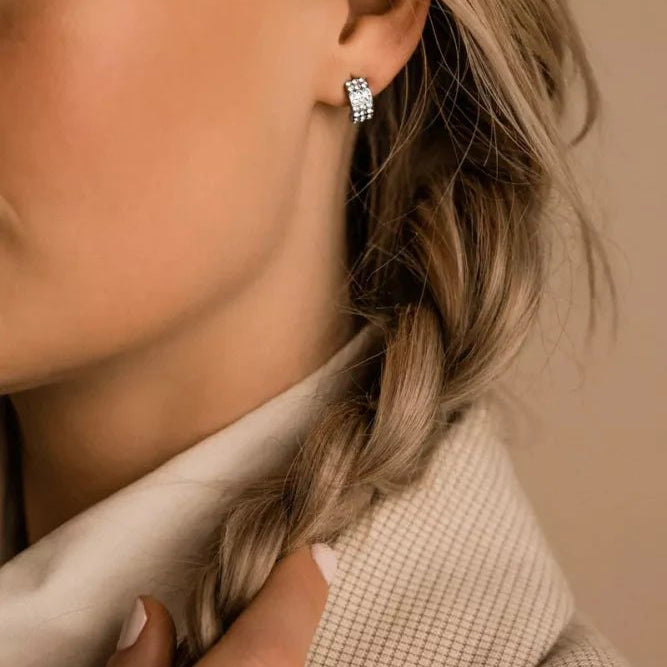 Oorbellen Blomdahl titanium boog 10 mm. met crystal (incl. achterkantjes)