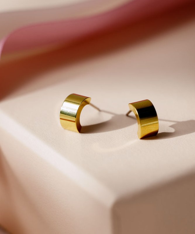 Oorbellen Blomdahl titanium boog goudkleurig 10 mm. (incl. achterkantjes)