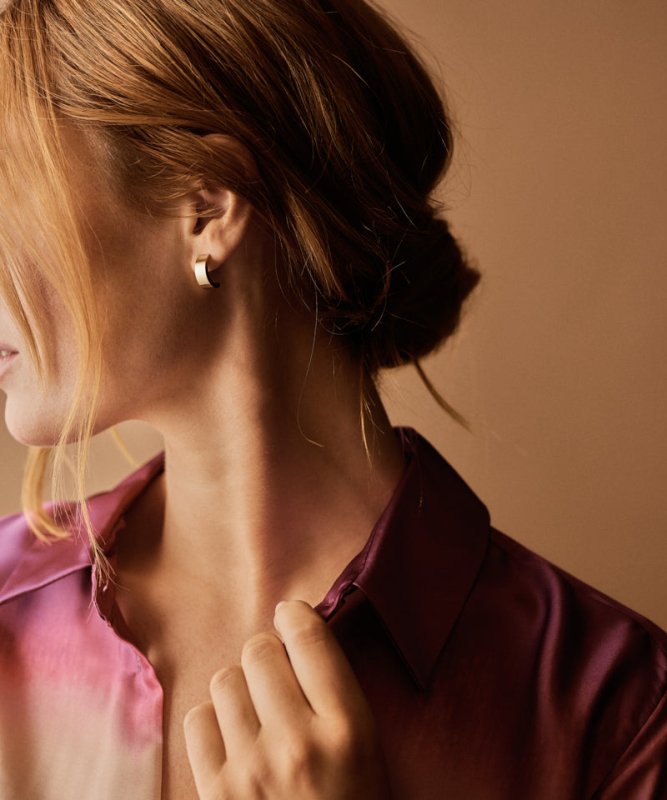 Oorbellen Blomdahl titanium boog goudkleurig - 15 mm - Staartjes en Strikjes