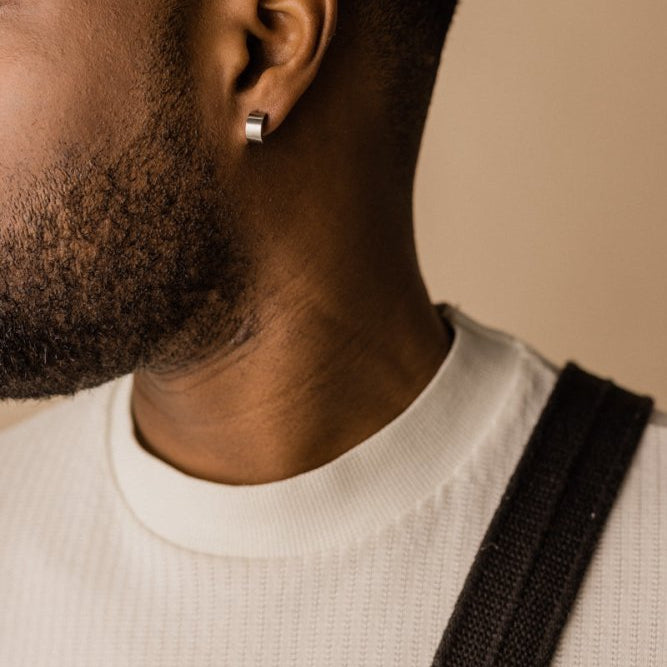 Oorbellen Blomdahl titanium boog zilverkleurig 10 mm (incl. achterkantjes) - Staartjes en Strikjes