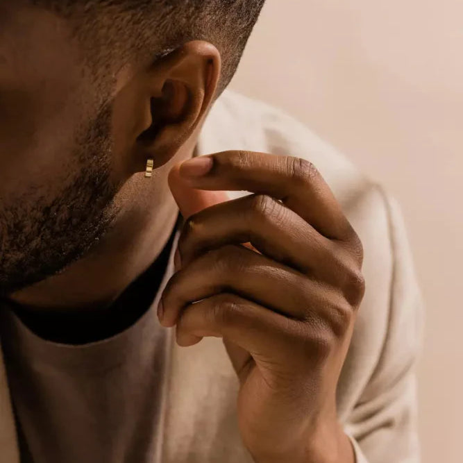 Oorbellen Blomdahl titanium boogje goudkleurig 10 mm. (incl. achterkantjes) - Staartjes en Strikjes