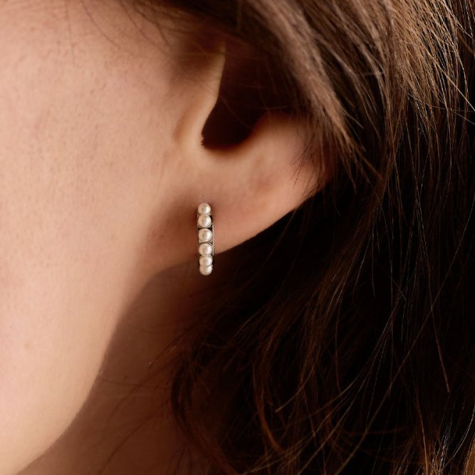 Oorbellen Blomdahl titanium boogje met crystal pearls – 10 mm