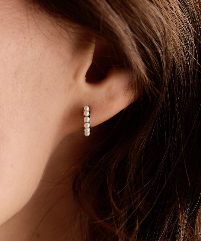 Oorbellen Blomdahl titanium boogje met crystal pearls – 10 mm