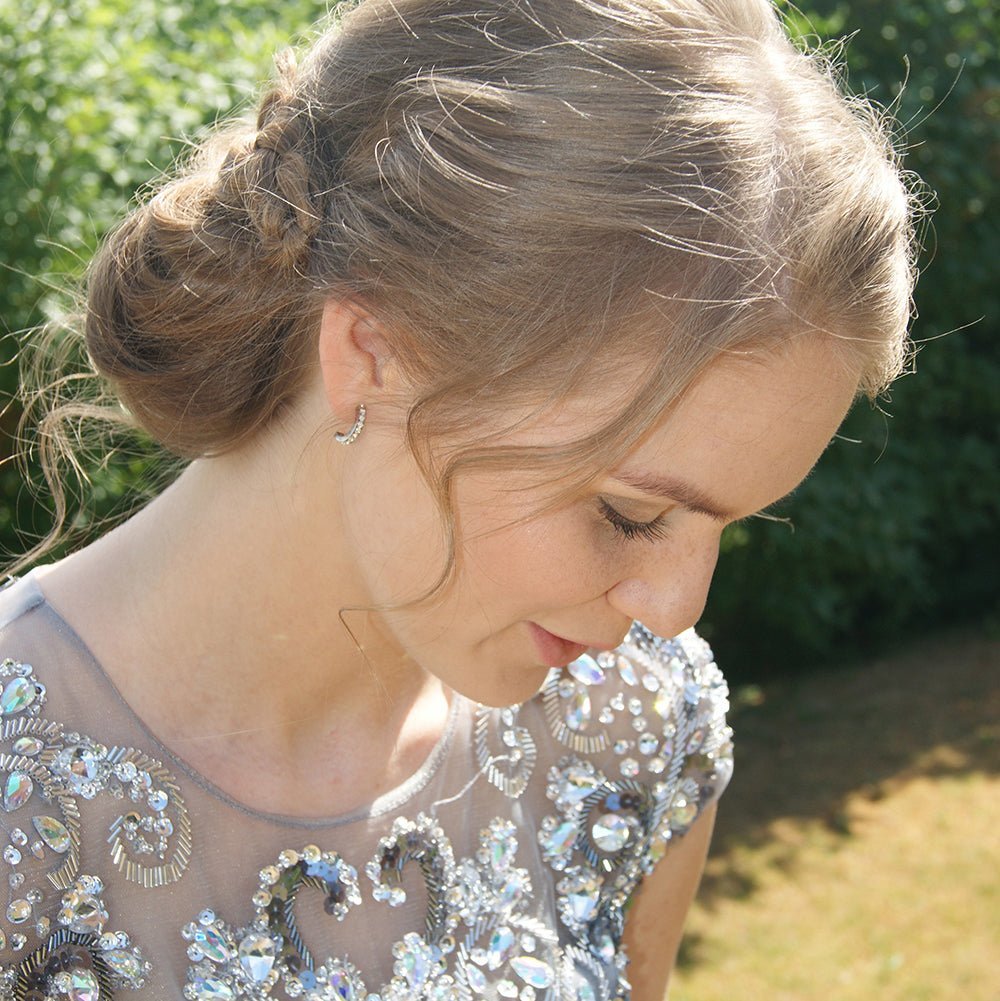 Oorbellen Blomdahl titanium boogje met crystal steentjes (incl. achterkantjes)