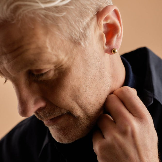 Oorbellen Blomdahl titanium goudkleurig half rondje 8 mm. (incl. achterkantjes) - Staartjes en Strikjes