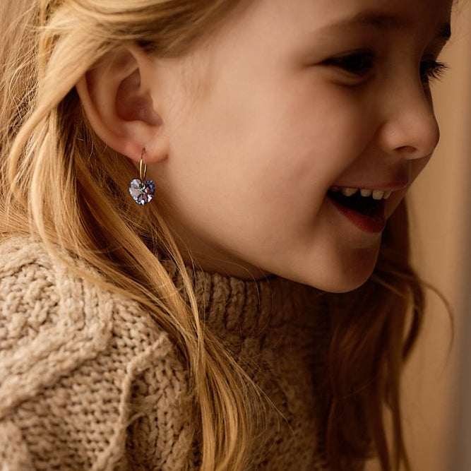 Oorbellen Blomdahl titanium goudkleurige oorringen – 14 mm met kristallen hartje paars - Staartjes en Strikjes