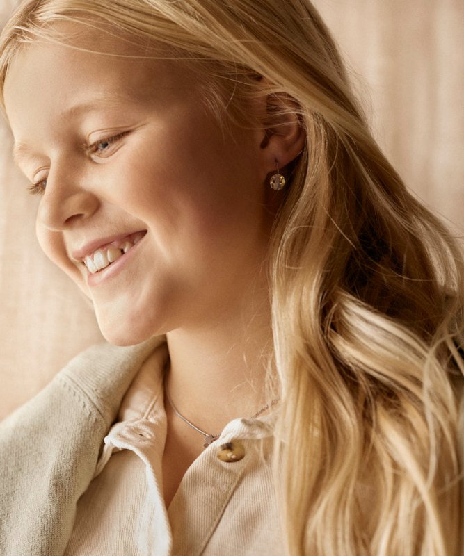 Oorbellen Blomdahl titanium hanger crystal 8 mm. rainbow (incl. achterkantjes) - Staartjes en Strikjes