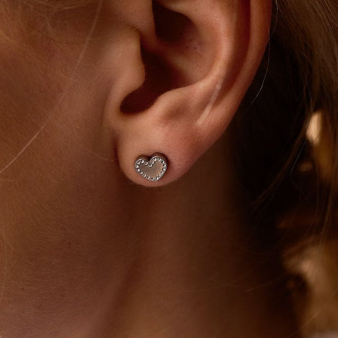 Oorbellen Blomdahl titanium hartje crystal 8 mm. (incl. achterkantjes) - Staartjes en Strikjes