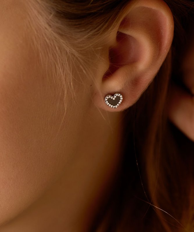 Oorbellen Blomdahl titanium hartje crystal 8 mm. (incl. achterkantjes)