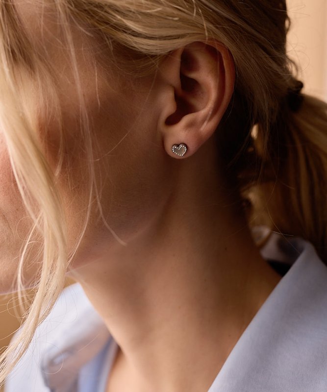 Oorbellen Blomdahl titanium hartje crystal 8 mm. (incl. achterkantjes)