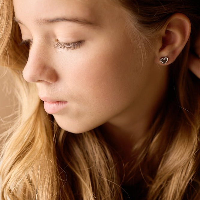 Oorbellen Blomdahl titanium hartje crystal 8 mm. (incl. achterkantjes)