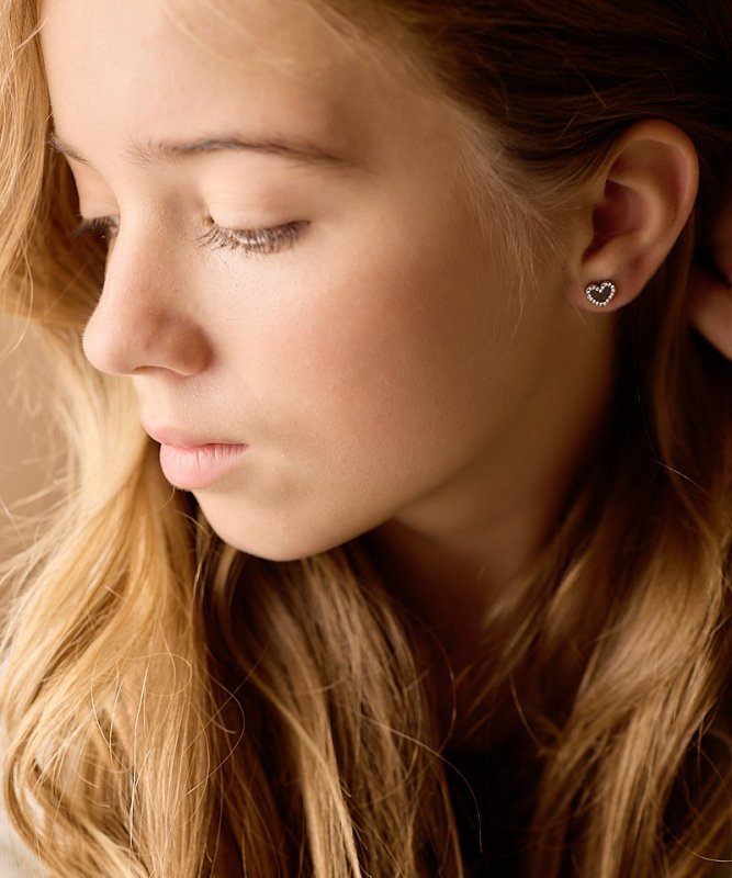 Oorbellen Blomdahl titanium hartje crystal 8 mm. (incl. achterkantjes)