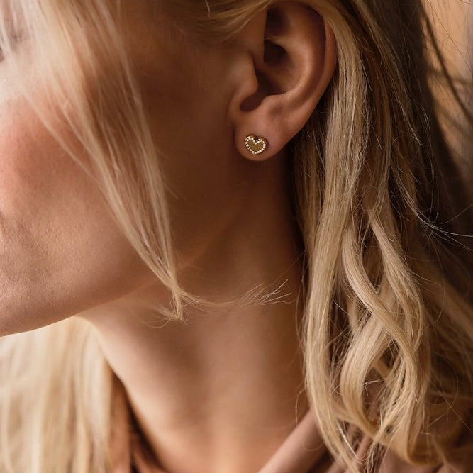 Oorbellen Blomdahl titanium hartje goudkleurig crystal 8 mm. (incl. achterkantjes) - Staartjes en Strikjes