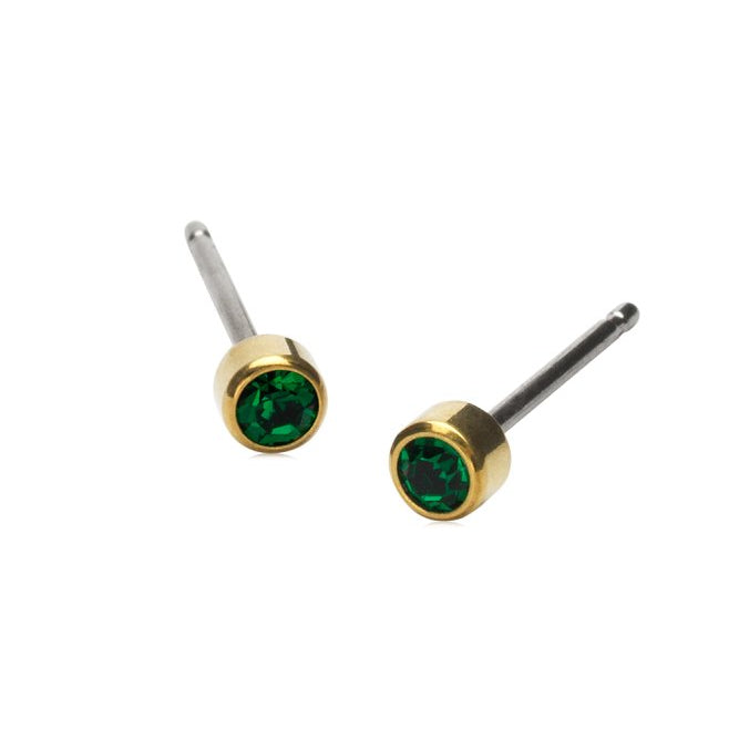 Oorbellen Blomdahl titanium knopje 3 mm. goudkleurig emerald green (incl. achterkantjes) - Staartjes en Strikjes