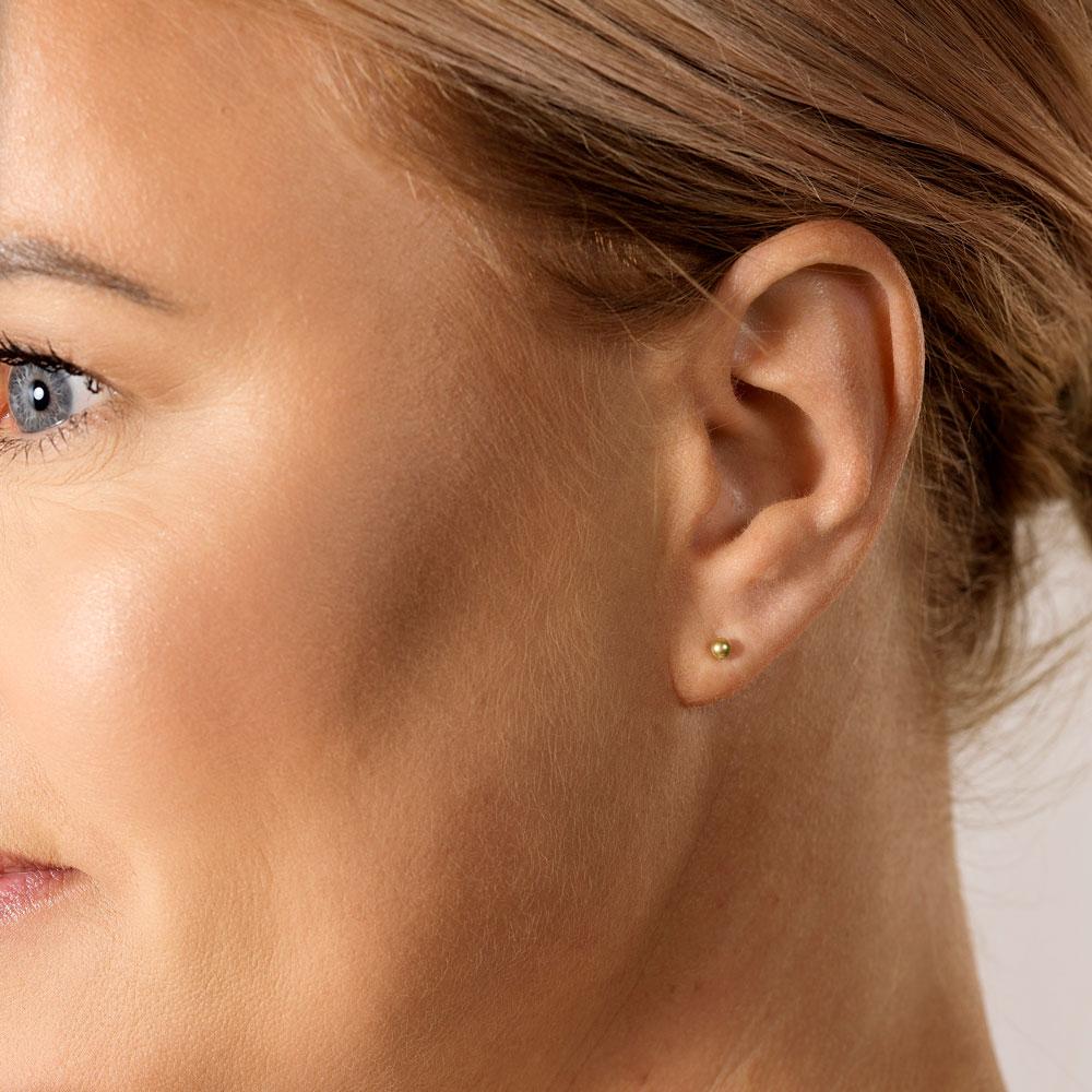 Oorbellen Blomdahl titanium knopje 3 mm. goudkleurig (incl. achterkantjes)