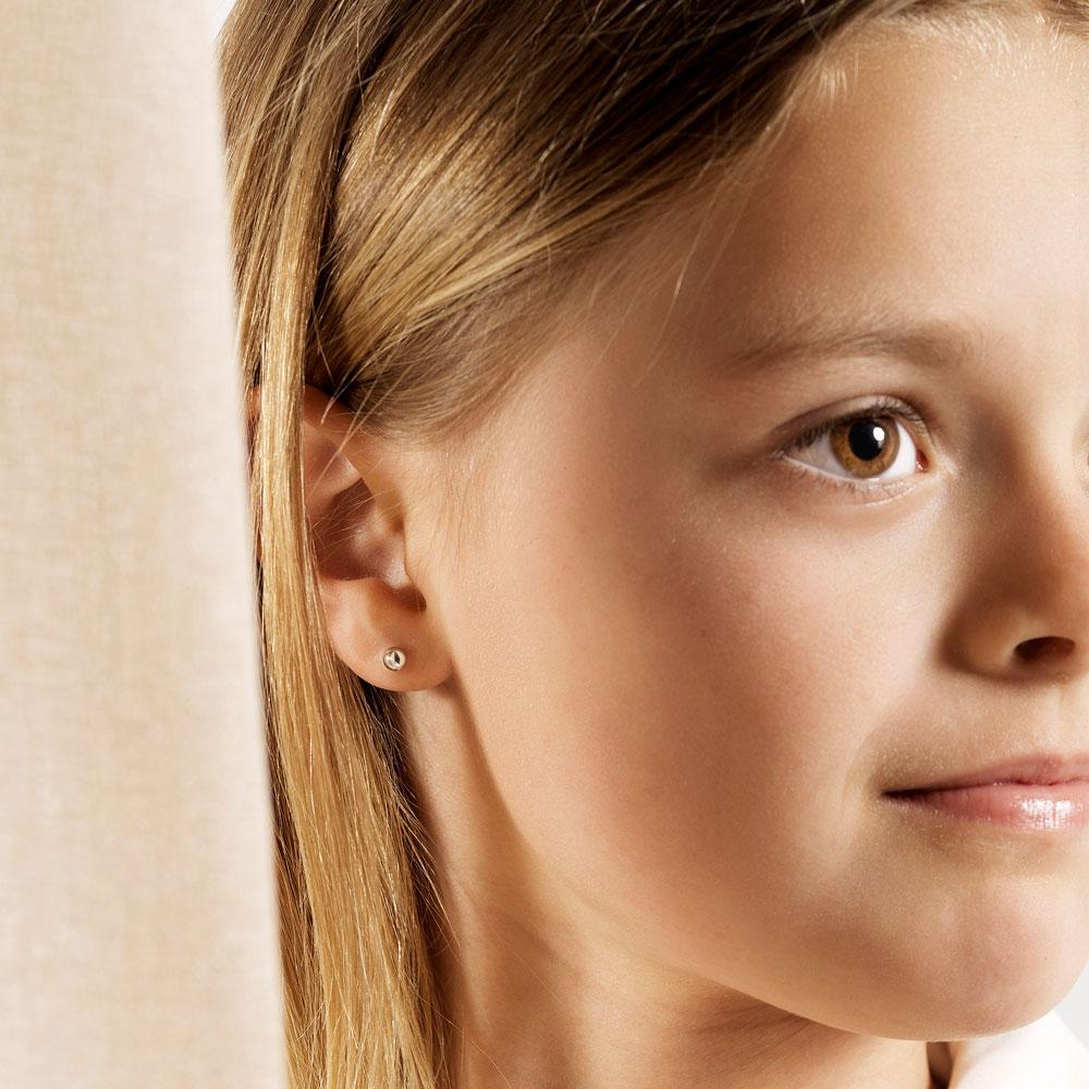 Oorbellen Blomdahl titanium knopje 4 mm. (incl. achterkantjes)