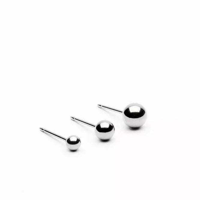 Oorbellen Blomdahl titanium knopje 4 mm. (incl. achterkantjes)