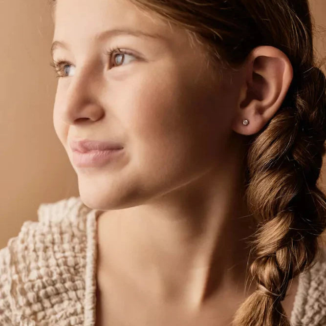 Oorbellen Blomdahl titanium knopje 4 mm. zirconiasteentje (incl. achterkantjes) - Staartjes en Strikjes