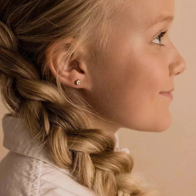 Oorbellen Blomdahl titanium knopje 5 mm. goudkleurig (incl. achterkantjes) - Staartjes en Strikjes