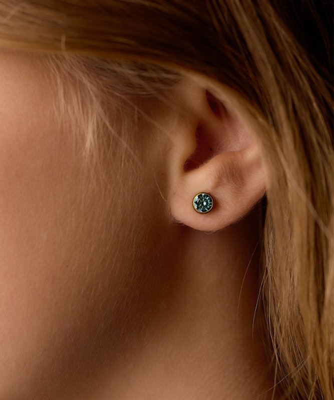 Oorbellen Blomdahl titanium knopje 6 mm. crystal turqoise (incl. achterkantjes)