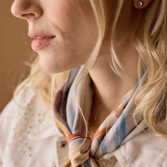 Oorbellen Blomdahl titanium knopje 6 mm. crystal turqoise (incl. achterkantjes)