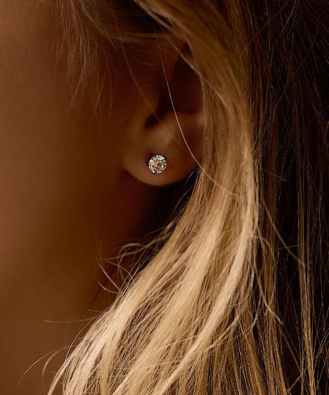 Oorbellen Blomdahl titanium knopje 6 mm. zirconiasteentje