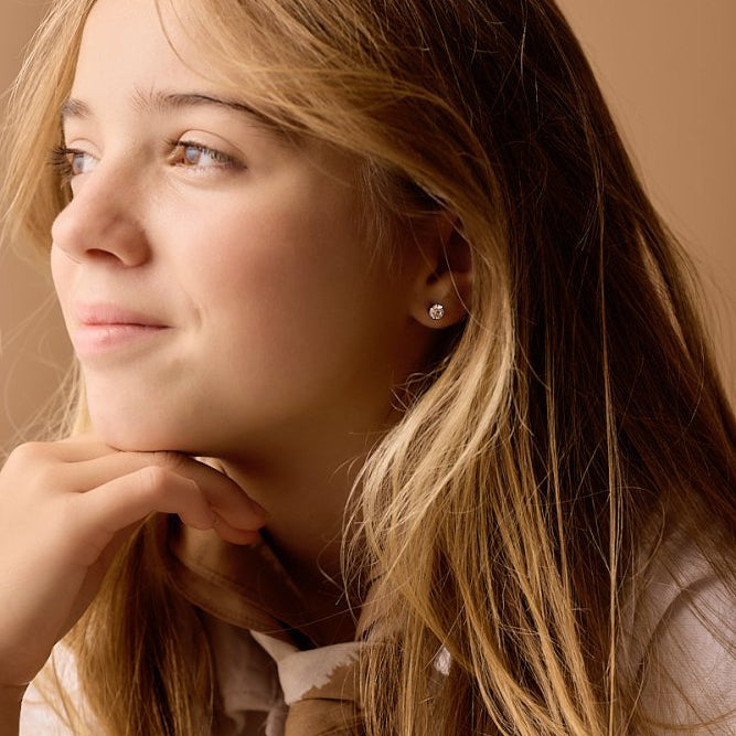 Oorbellen Blomdahl titanium knopje 6 mm. zirconiasteentje