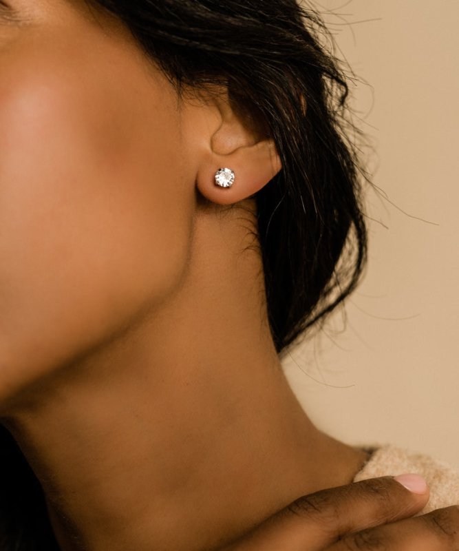 Oorbellen Blomdahl titanium knopje 7 mm. zirconiasteentje (incl. achterkantjes) - Staartjes en Strikjes