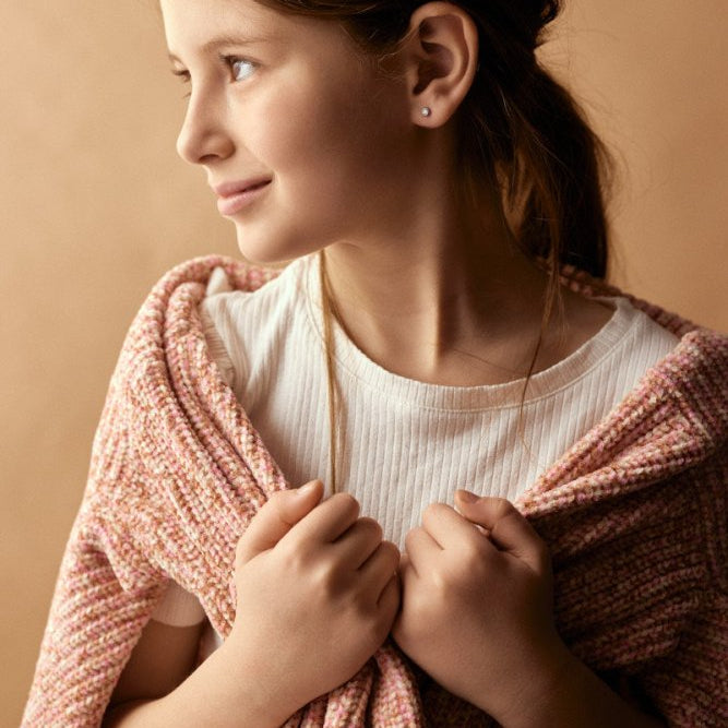 Oorbellen Blomdahl titanium knopje crystal 4 mm. (incl. achterkantjes) - Staartjes en Strikjes