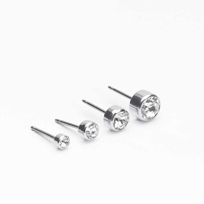 Oorbellen Blomdahl titanium knopje crystal 6 mm. (incl. achterkantjes) - Staartjes en Strikjes