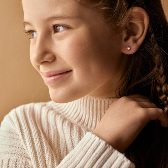 Oorbellen Blomdahl titanium knopje licht roze (incl. achterkantjes) - Staartjes en Strikjes