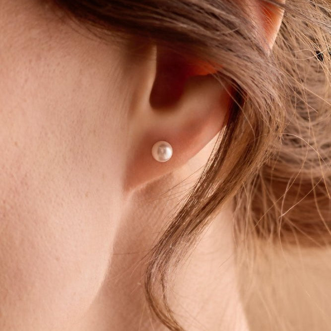 Oorbellen Blomdahl titanium met parel – lichtroze 5 mm - Staartjes en Strikjes