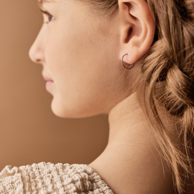 Oorbellen Blomdahl titanium oorringen 12 mm.