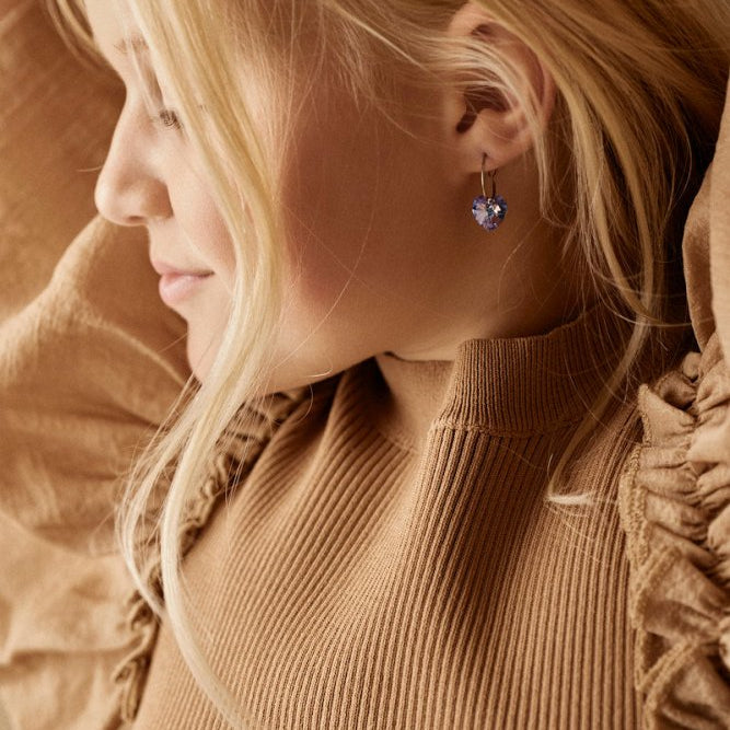 Oorbellen Blomdahl titanium oorringen 14 mm. kristal hartje paars - Staartjes en Strikjes