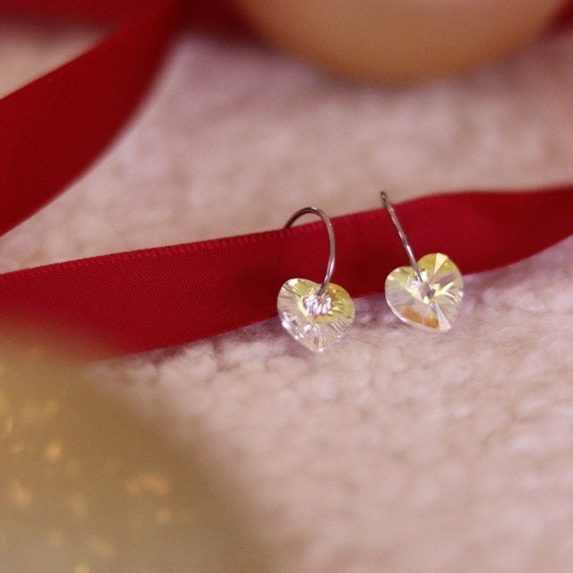 Oorbellen Blomdahl titanium oorringen 14 mm. kristal hartje rainbow