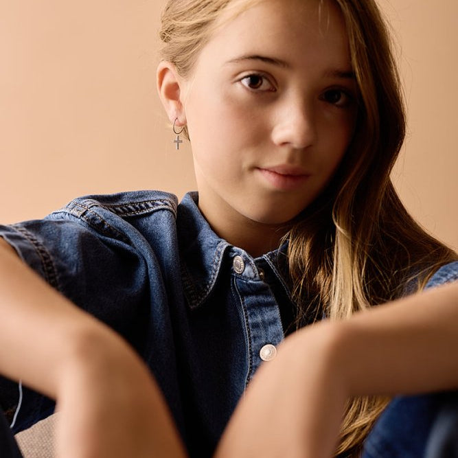 Oorbellen Blomdahl titanium oorringen 14 mm. kruisje