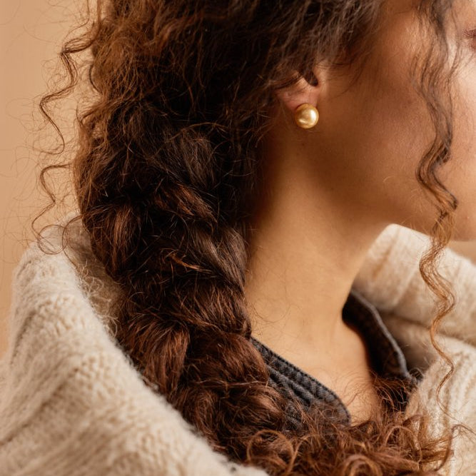 Oorbellen Blomdahl titanium parel golden shimmer 12 mm. - Staartjes en Strikjes
